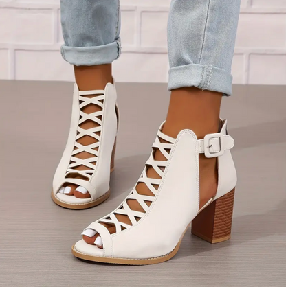 Lisa - The retro high heels with a chunky heel