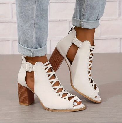 Lisa - The retro high heels with a chunky heel